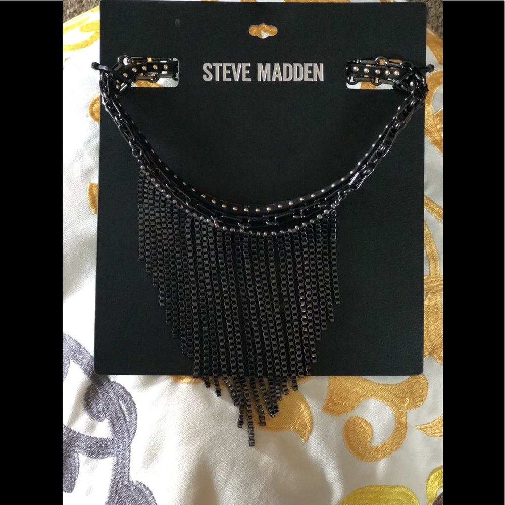 Steve Madden statement necklace
